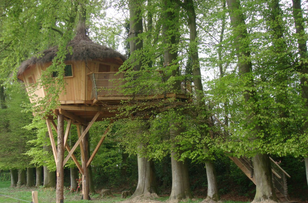 Cabane de la ferme en feuilles